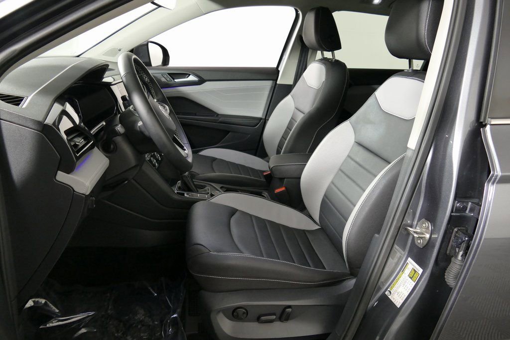 Used 2024 Volkswagen Taos SEL image 12
