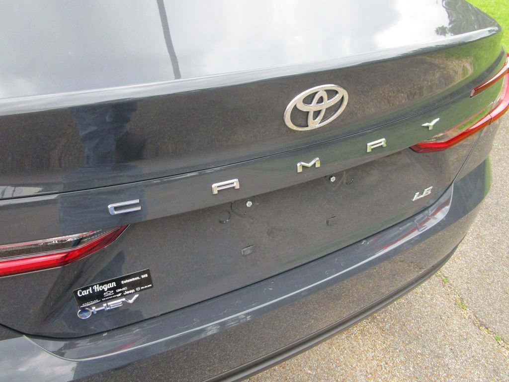 Used 2025 Toyota Camry LE image 11
