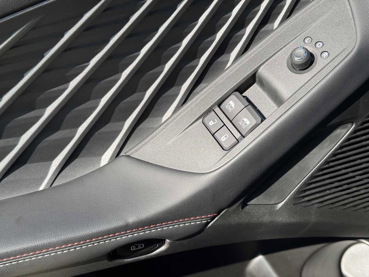 Used 2025 Dodge Charger Daytona R/T w/ Quick Order Package 25M R/T image 26