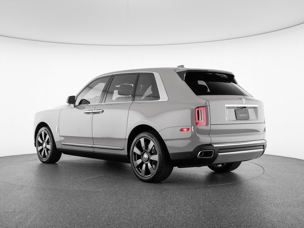 Certified 2024 Rolls-Royce Cullinan AWD/4WD image 2