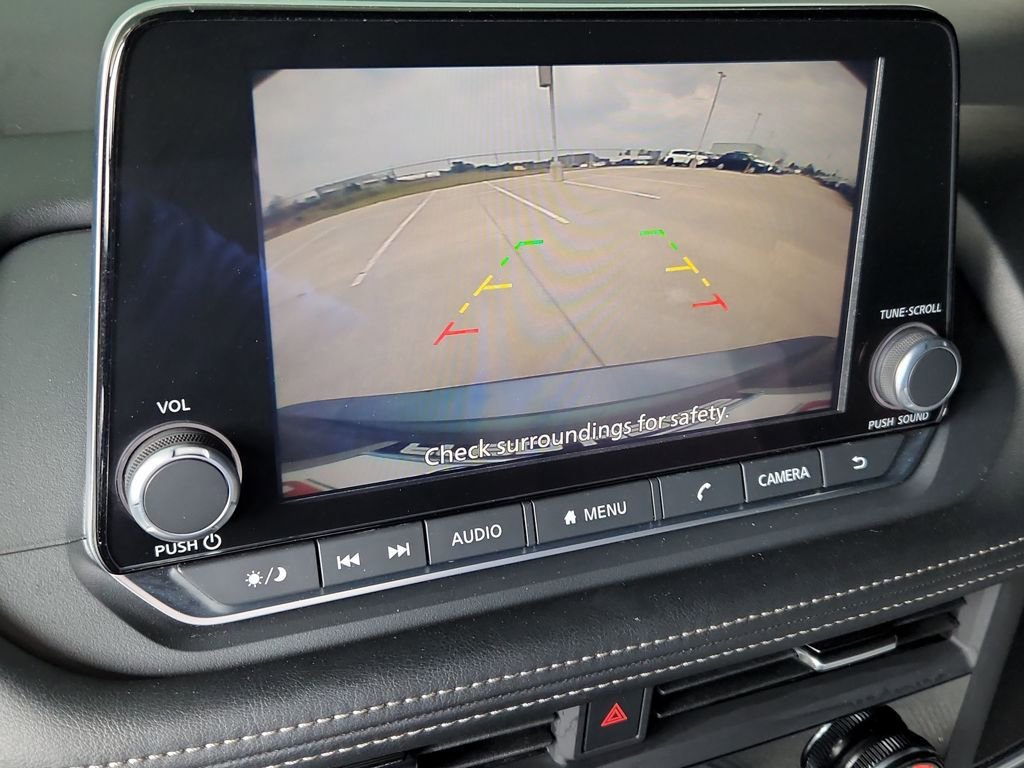 Used 2025 Nissan Rogue SV image 18