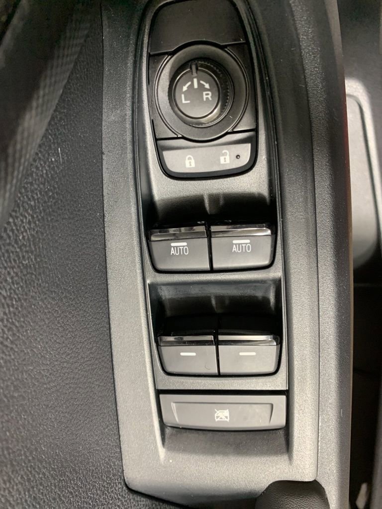 Used 2025 Subaru Crosstrek 2.0i Premium image 17