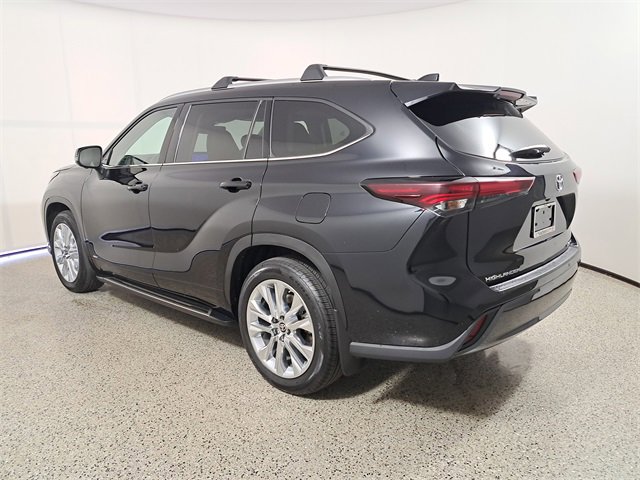 Used 2024 Toyota Highlander Limited image 7
