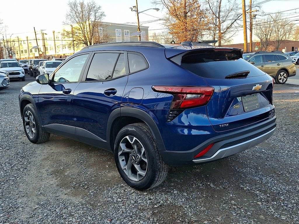 Used 2024 Chevrolet Trax LT image 6