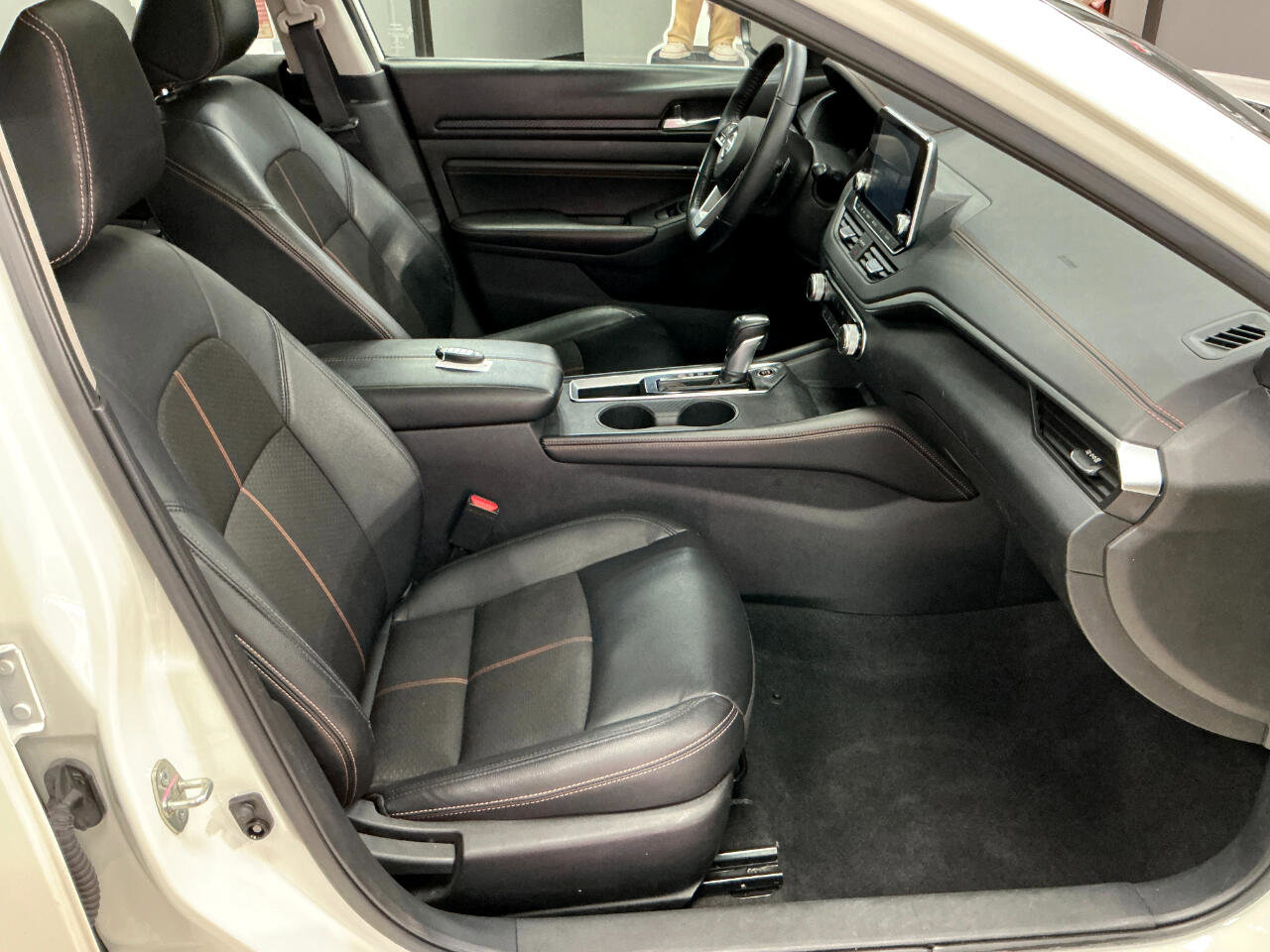 Used 2021 Nissan Altima 2.5 SR w/ SR Premium Package image 28