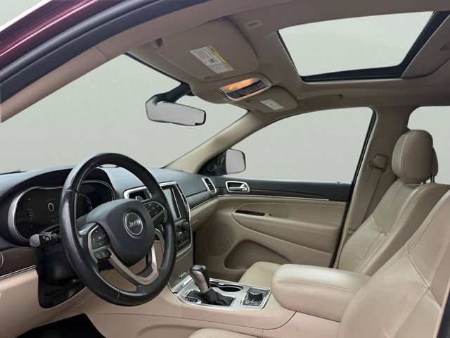 Used 2017 Jeep Grand Cherokee Limited AWD/4WD image 14