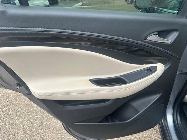 Used 2019 Buick Envision Premium w/ Driver Confidence Package image 21