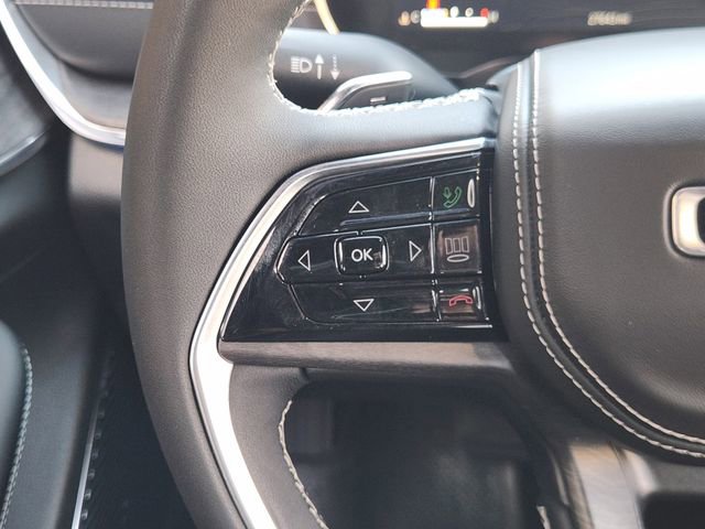 Used 2023 Jeep Grand Cherokee Overland w/ Luxury Tech Group IV image 25