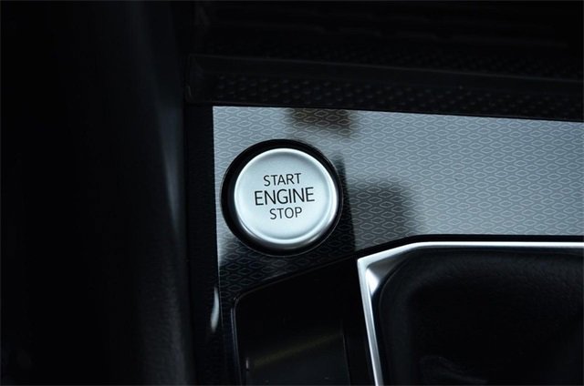 New 2025 Volkswagen Taos SE image 16