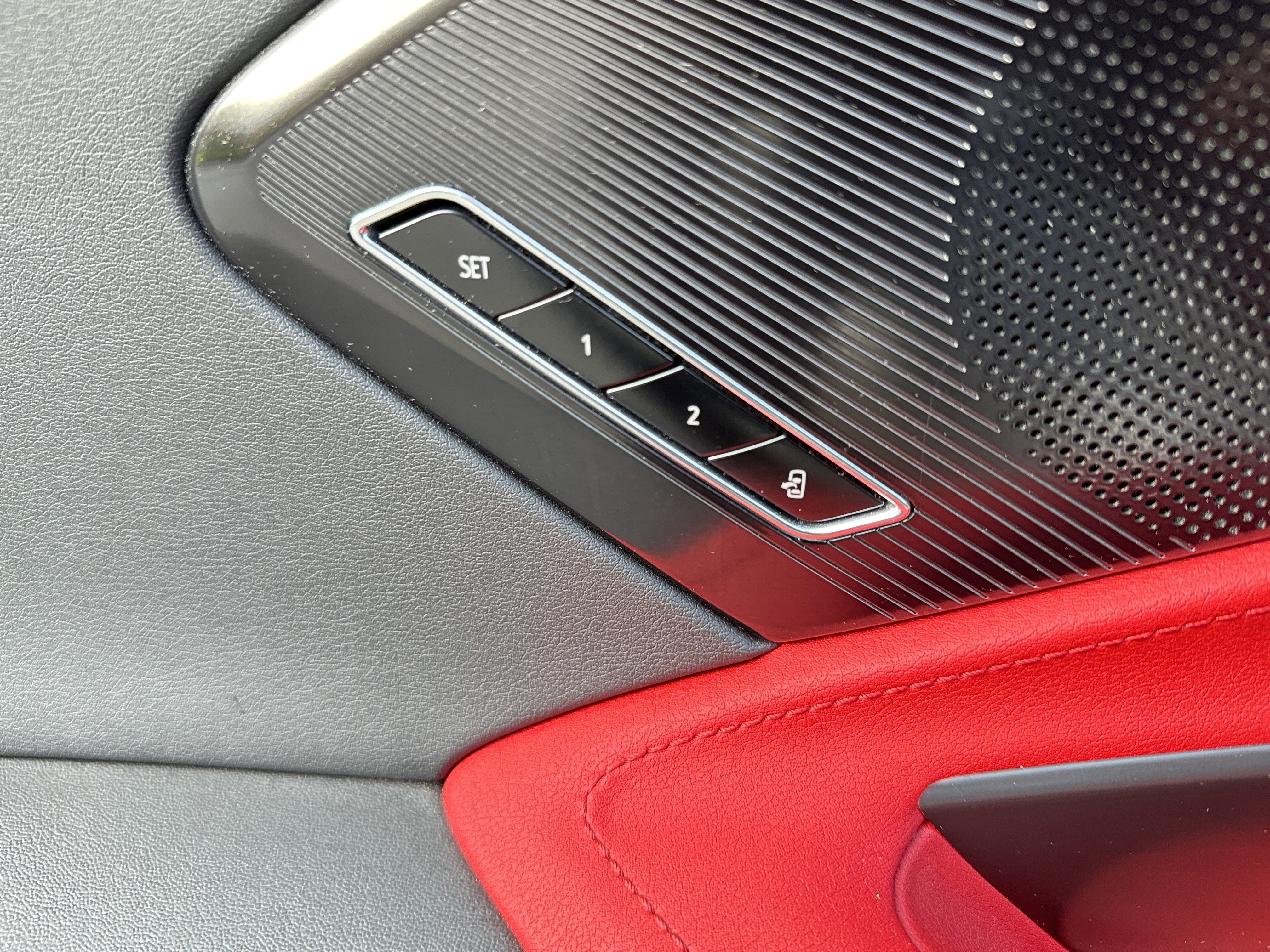 Used 2024 Chevrolet Corvette Stingray Preferred Conv w/ Stealth Interior Trim Package image 16