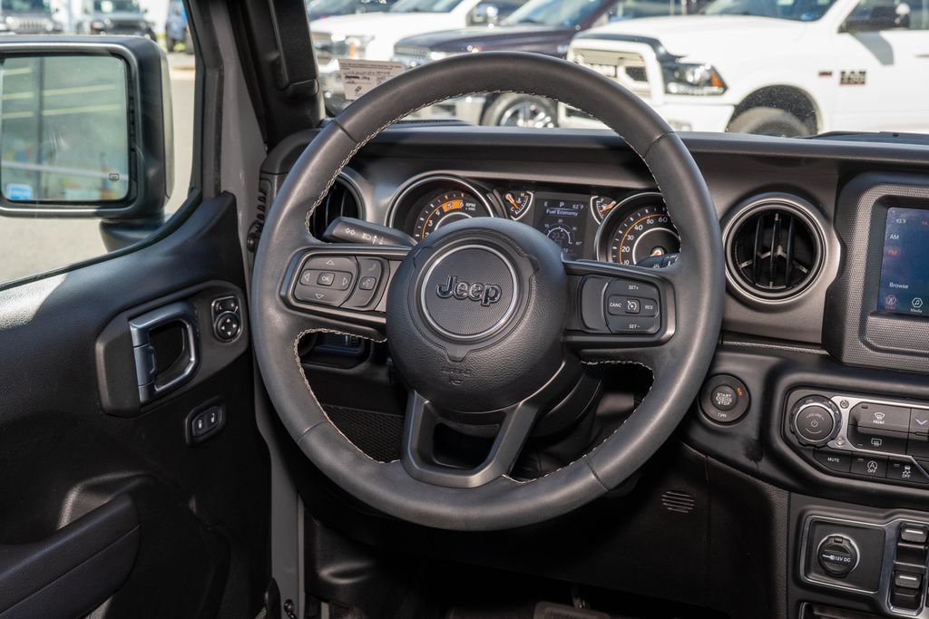 Used 2023 Jeep Wrangler Unlimited Sport AWD/4WD image 19