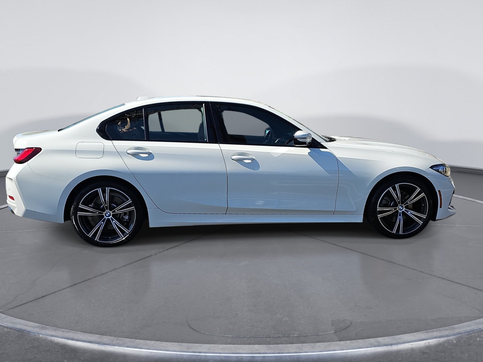 Used 2023 BMW 330i Sedan w/ Driving Assistance Package RWD image 2