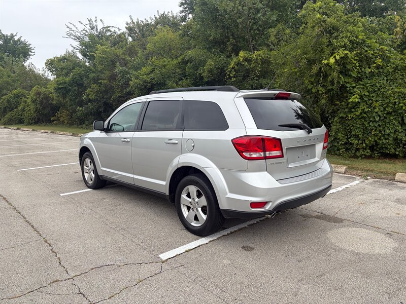 Used 2012 Dodge Journey SXT w/ Popular Equipment Group FWD image 3