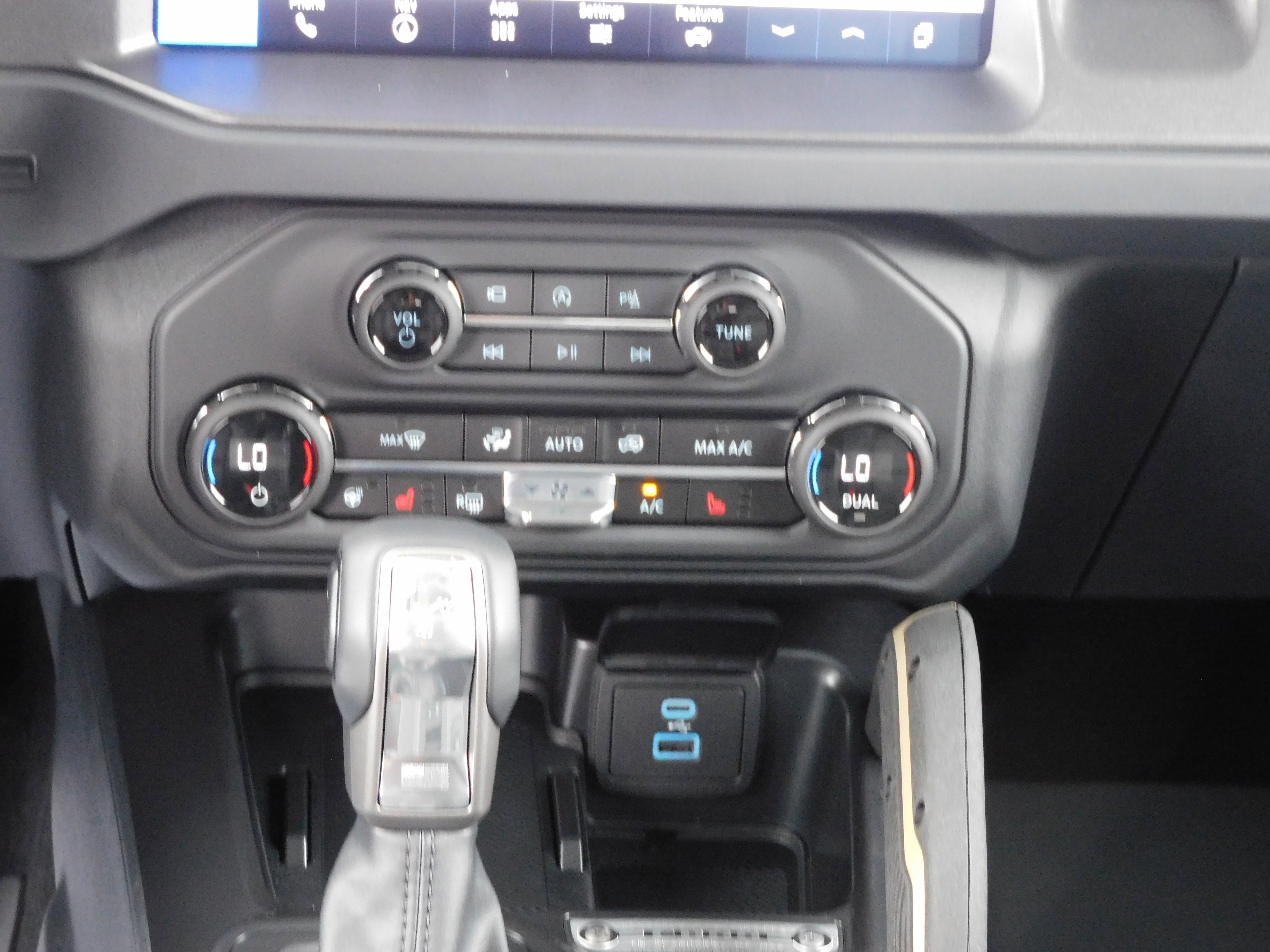 New 2025 Ford Bronco Badlands image 17