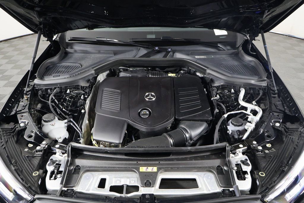 Certified 2025 Mercedes-Benz GLC 300 image 15