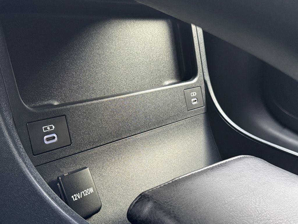 Used 2024 Subaru Solterra AWD/4WD image 17