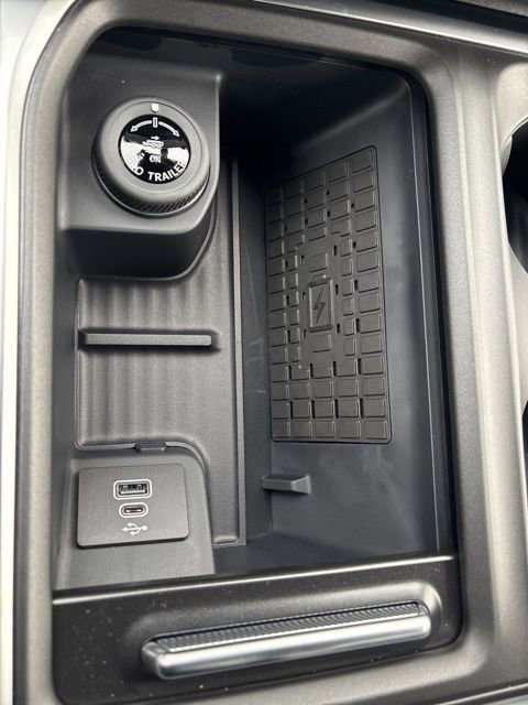 New 2025 Ford Expedition Platinum w/ Stealth Performance Package image 26