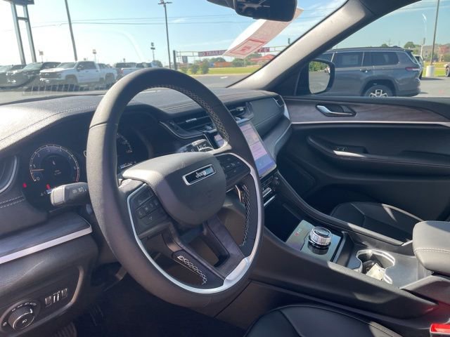 New 2025 Jeep Grand Cherokee Limited image 6