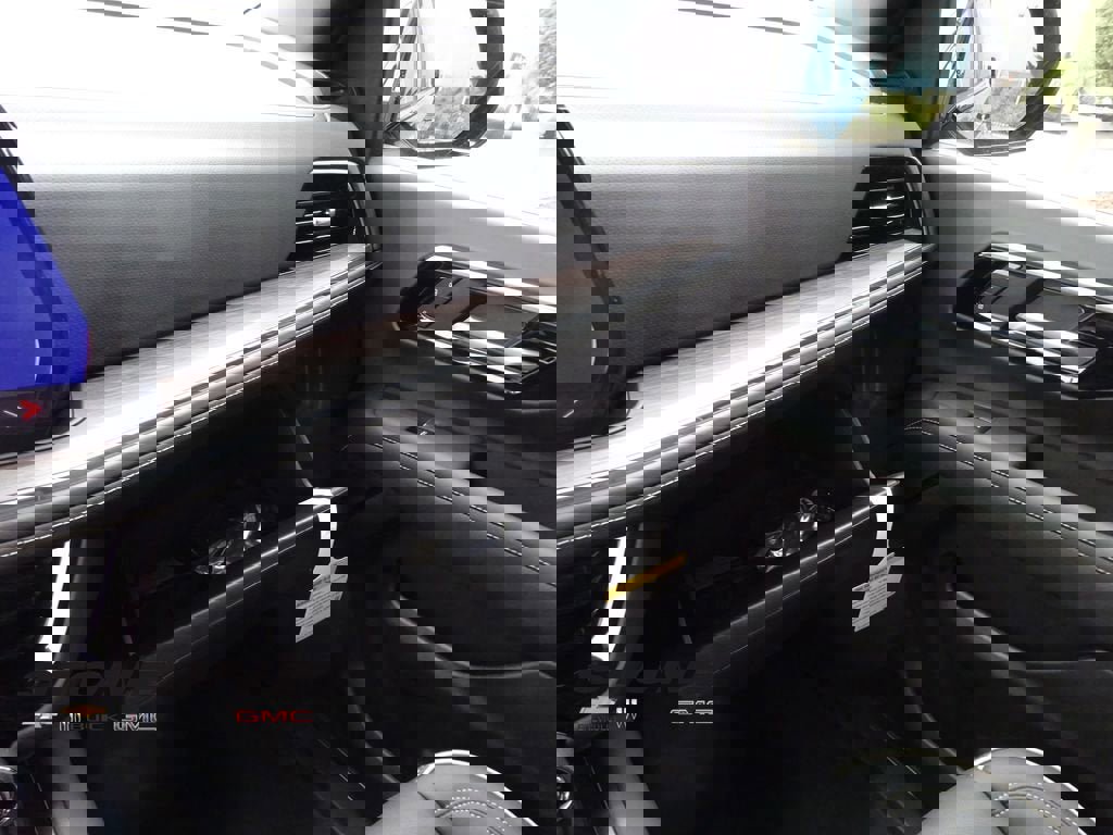 New 2026 Chevrolet Suburban Premier image 29