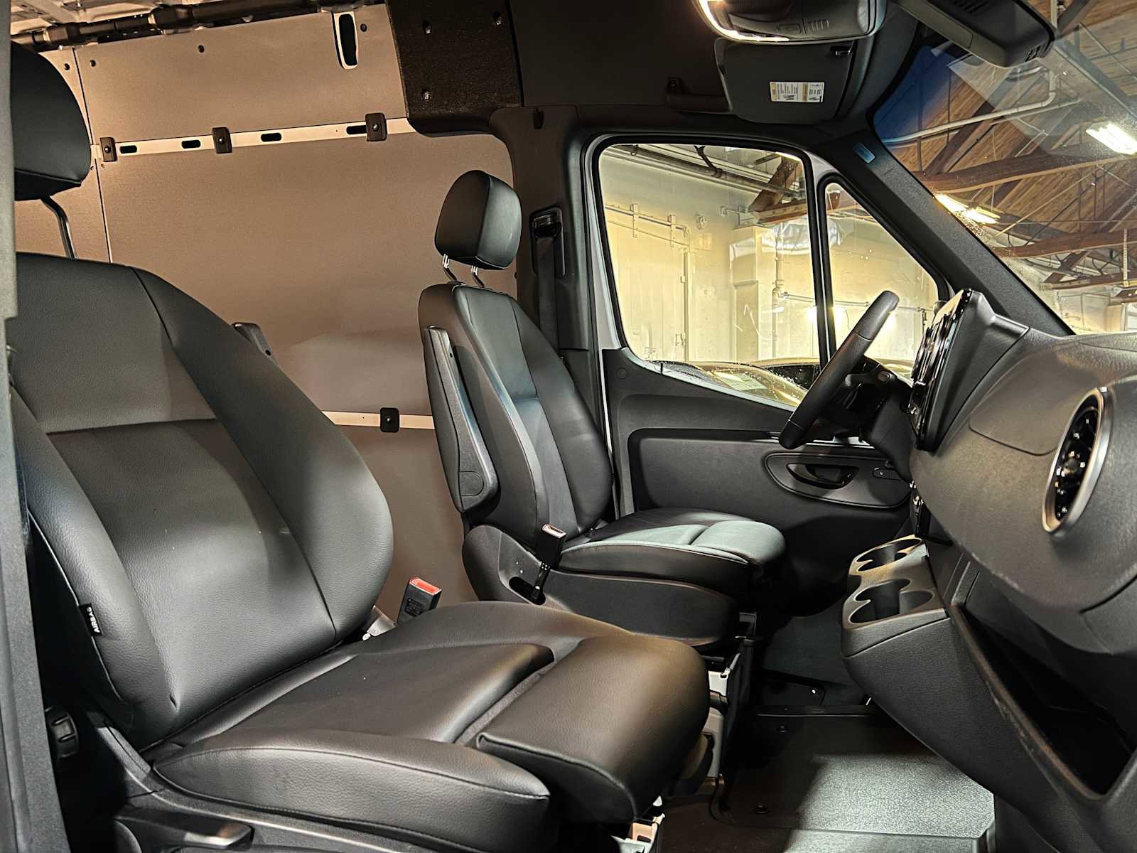 Used 2025 Mercedes-Benz Sprinter 2500 image 12