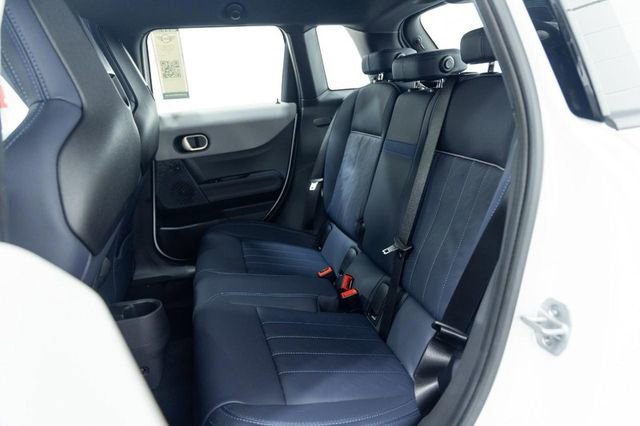 Used 2025 MINI Cooper 4-Door Hardtop image 23