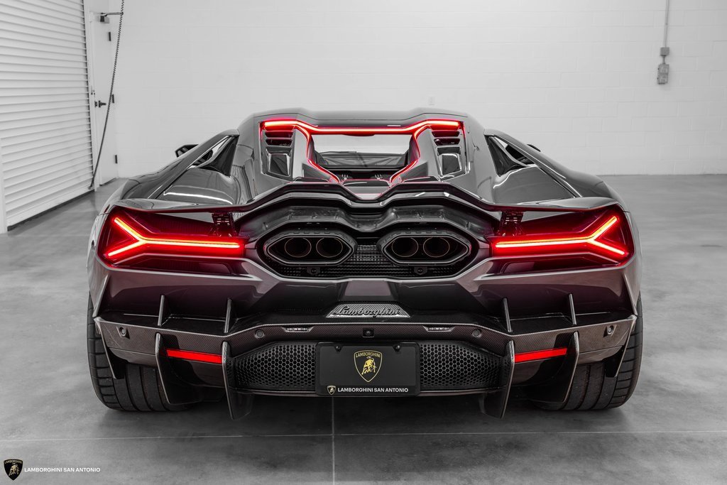 Used 2024 Lamborghini Revuelto image 39