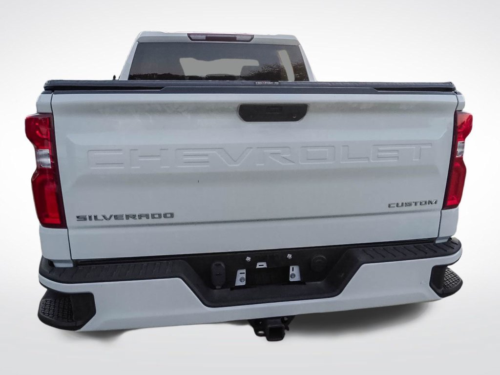 Used 2020 Chevrolet Silverado 1500 Custom w/ Custom Value Package AWD/4WD image 6