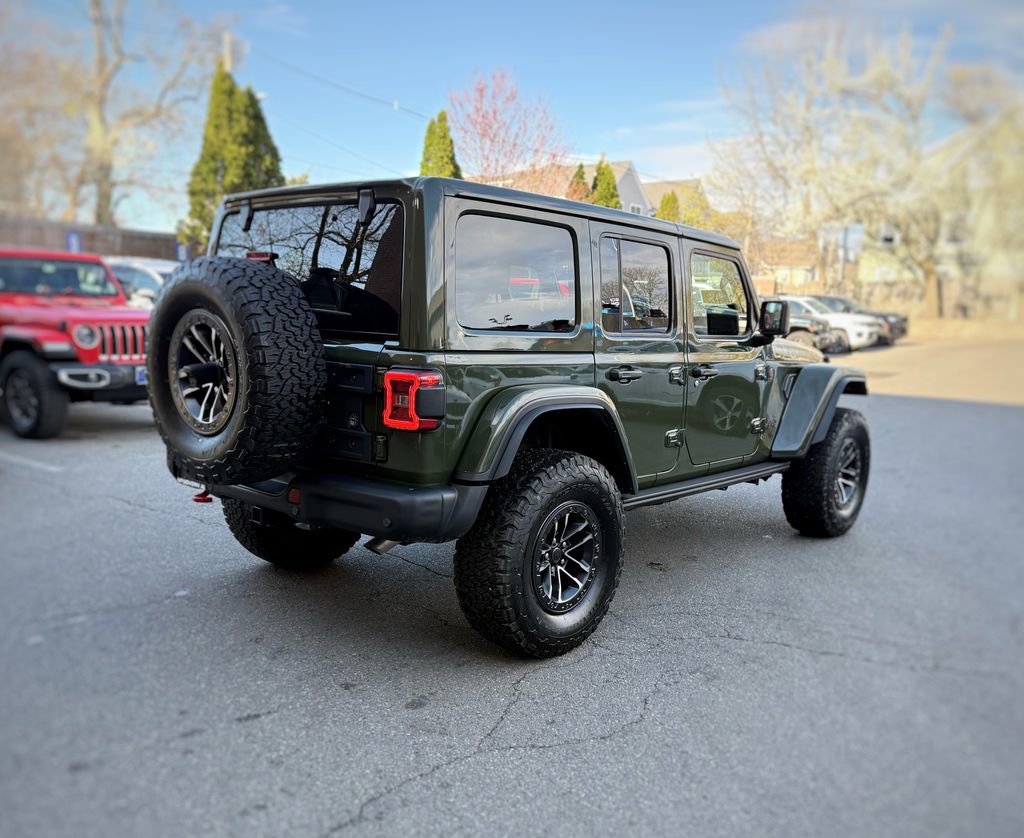 Used 2024 Jeep Wrangler Unlimited Rubicon AWD/4WD image 8