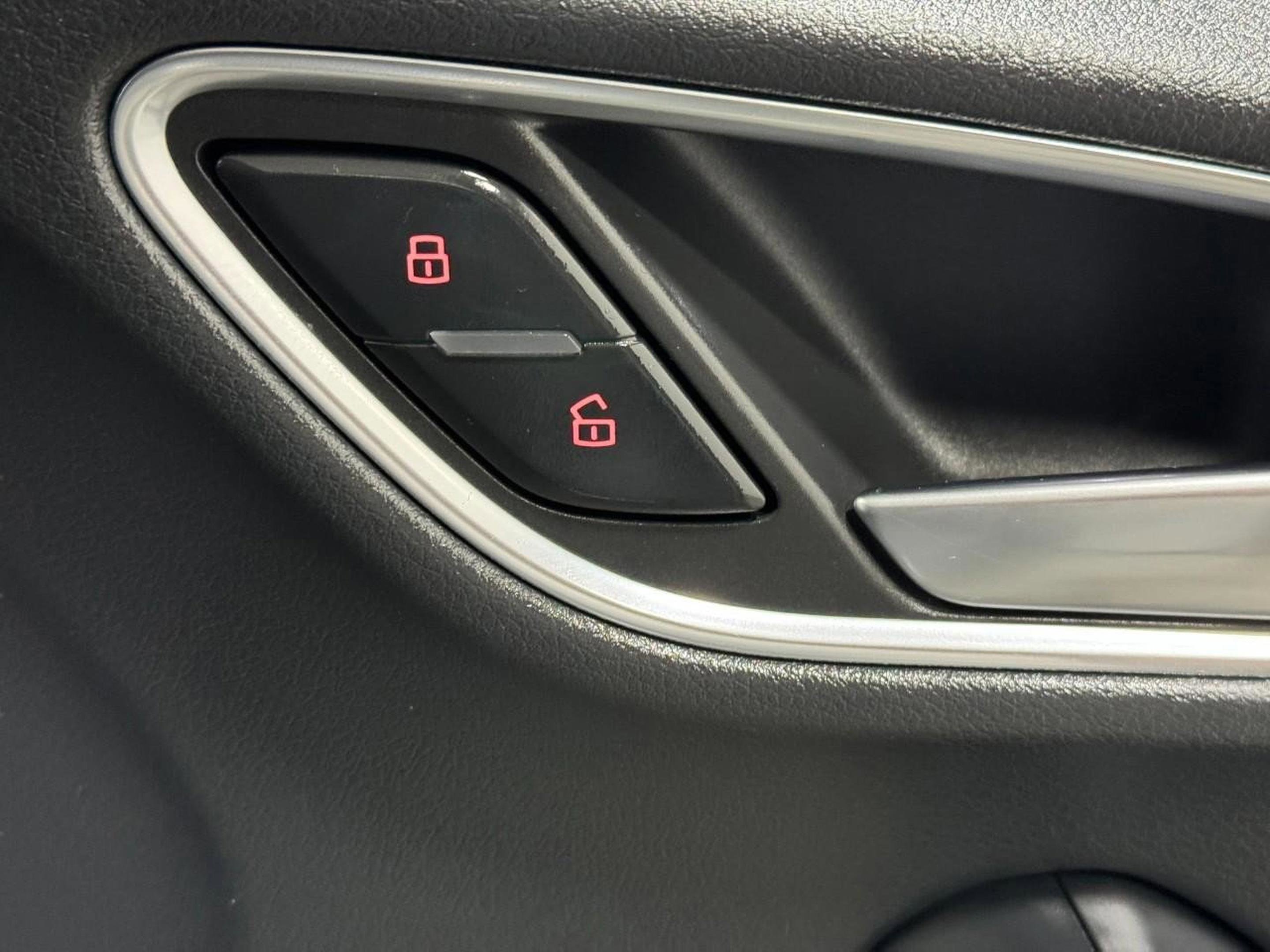 Used 2018 Audi Q3 2.0T Premium Plus image 19