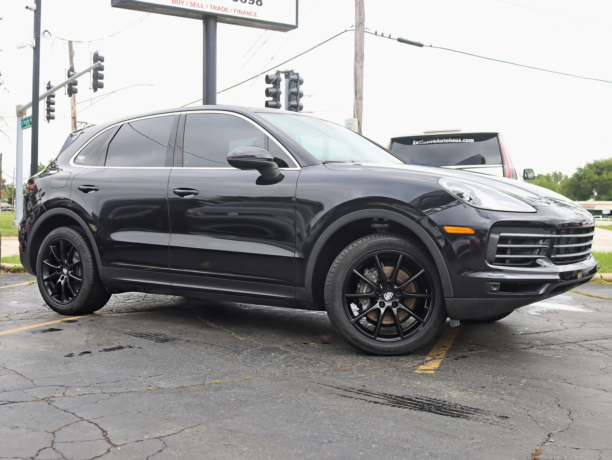 Used 2019 Porsche Cayenne AWD/4WD image 2