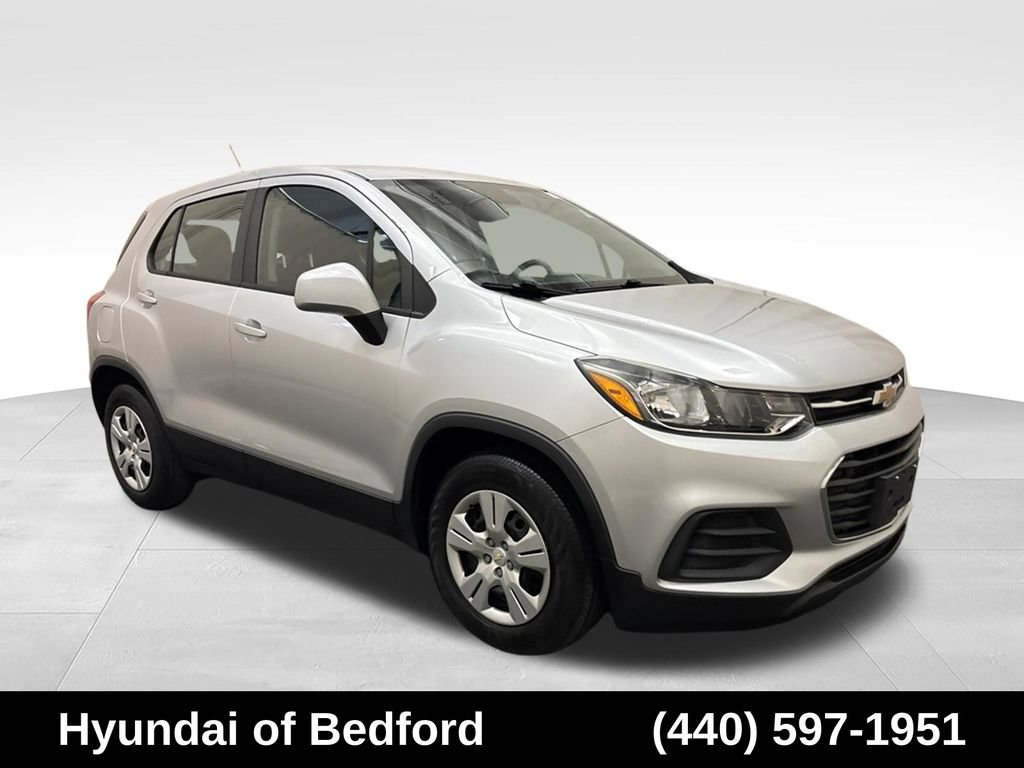 Used 2018 Chevrolet Trax LS FWD image 3