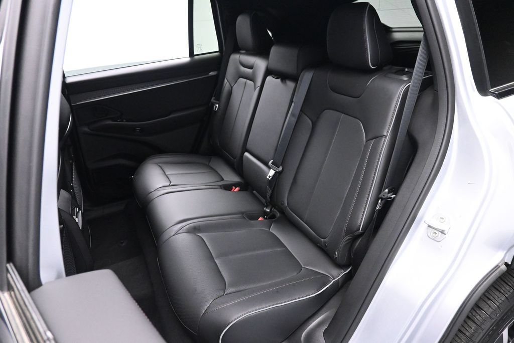 Used 2025 Jeep Wagoneer S Limited AWD/4WD image 15