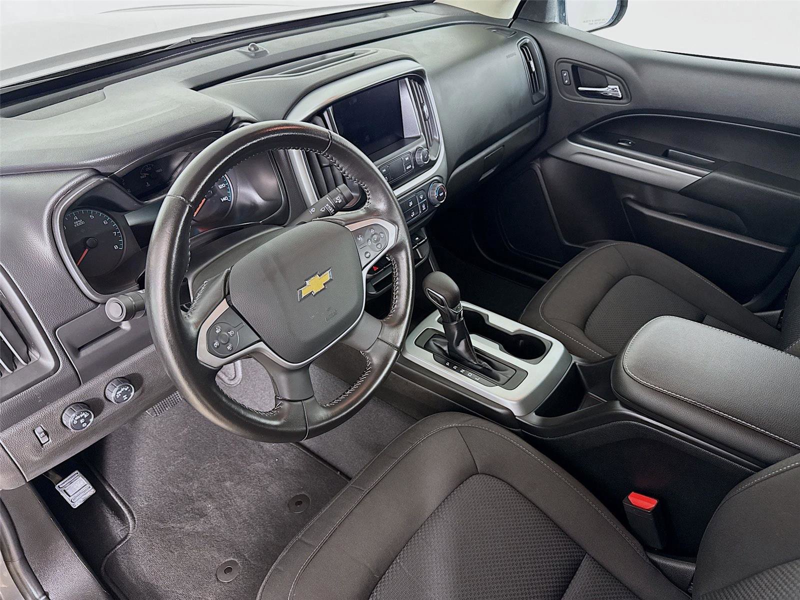 Used 2022 Chevrolet Colorado LT w/ LT Convenience Package image 11