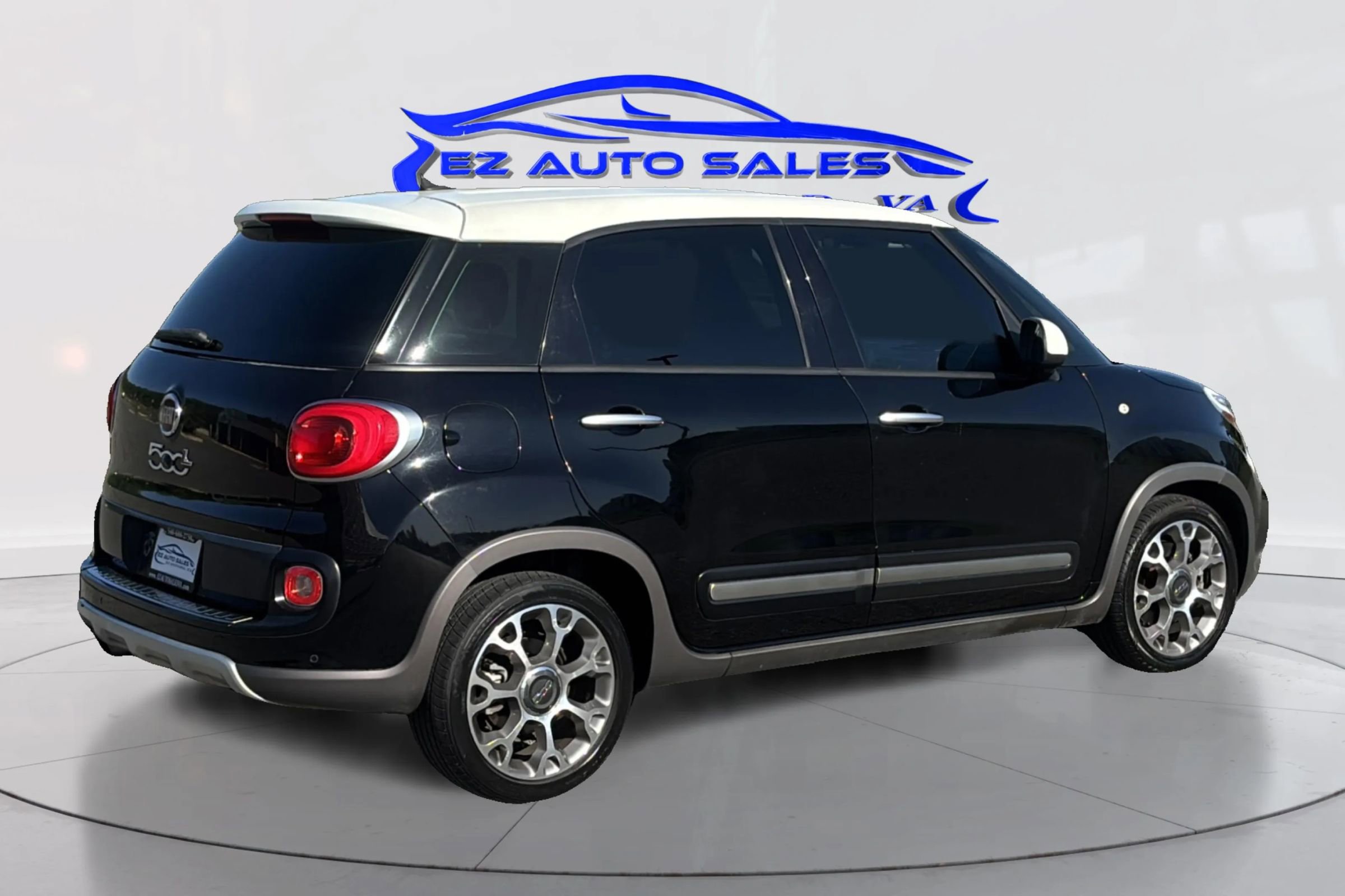 Used 2014 FIAT 500L Trekking w/ Popular Equipment Group image 5