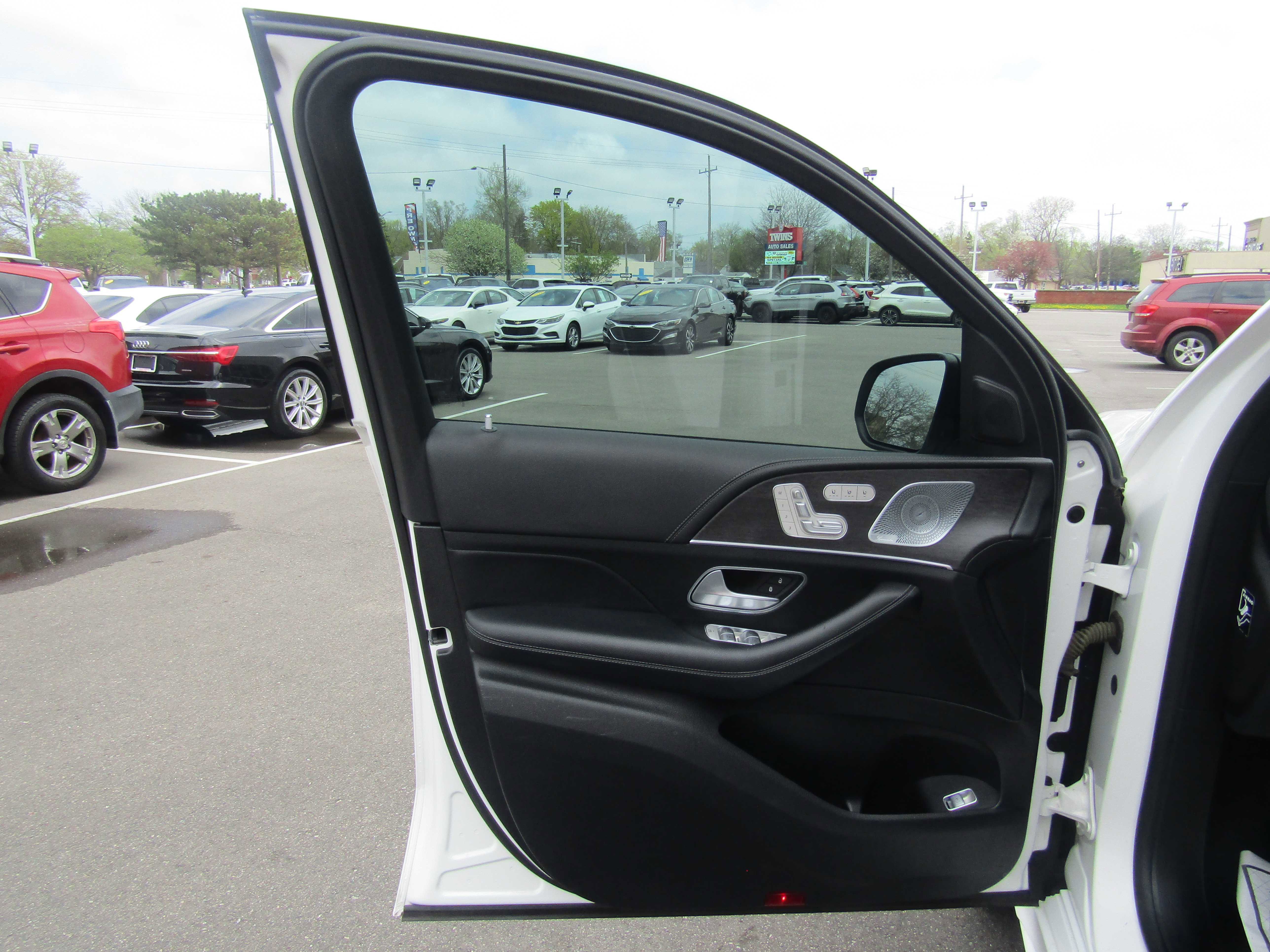 Used 2020 Mercedes-Benz GLE 350 4MATIC image 10