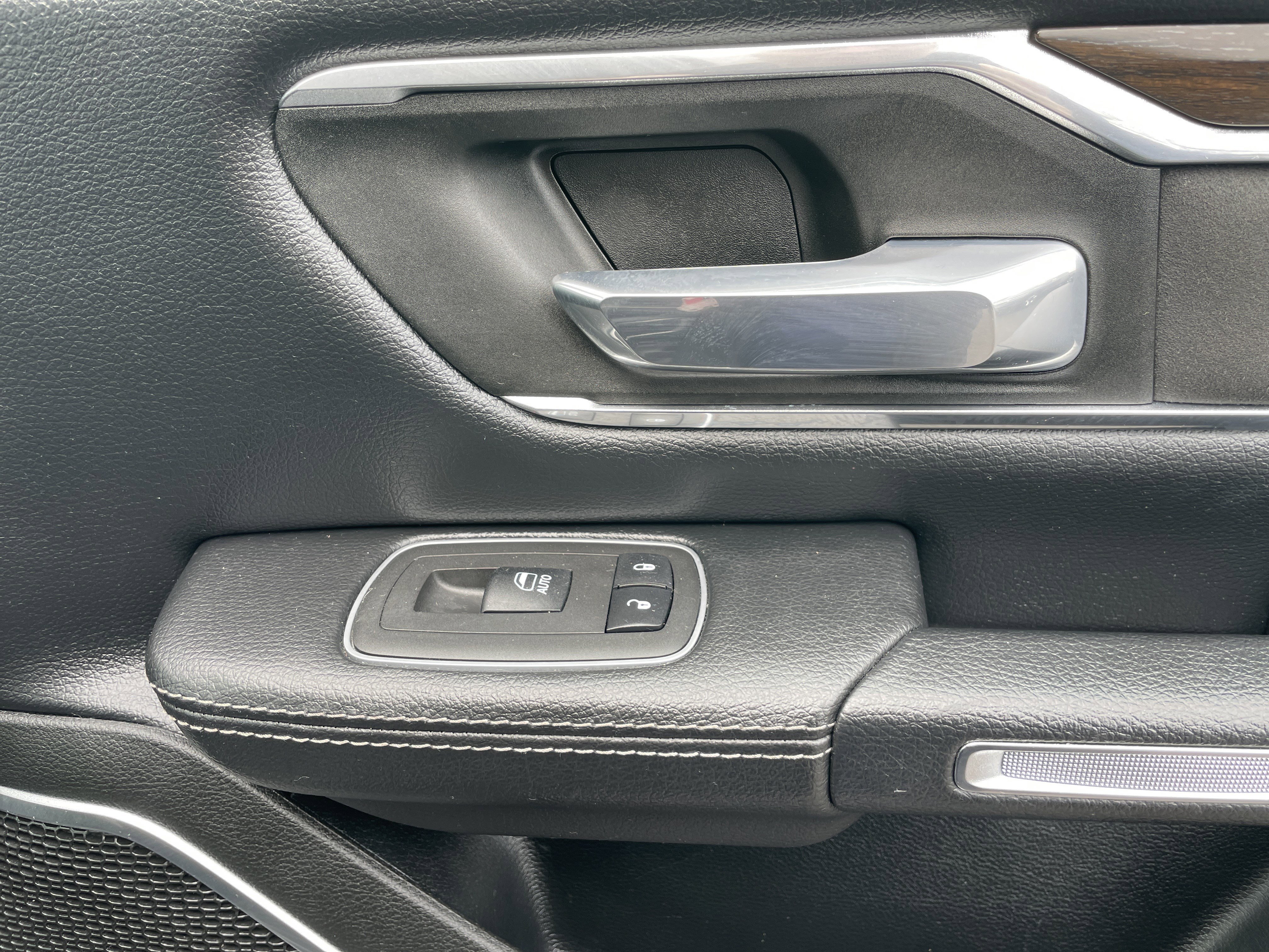 Certified 2022 RAM 1500 Laramie image 11