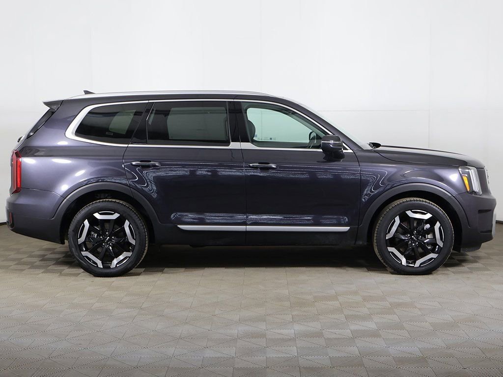 Used 2025 Kia Telluride S image 19