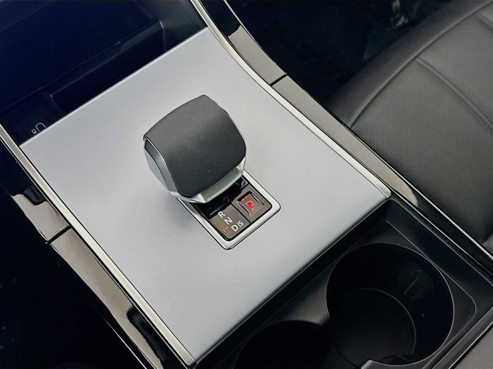 Used 2025 Land Rover Range Rover Evoque S image 18