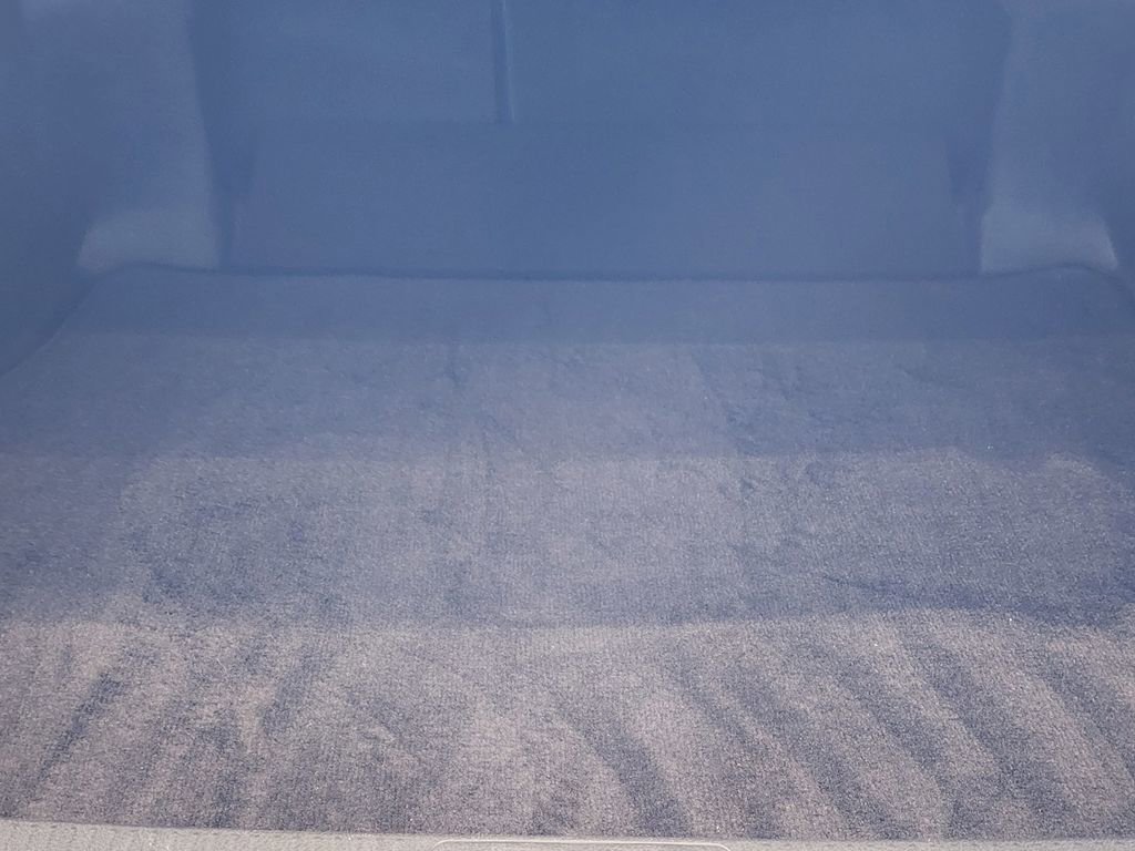 Used 2025 Toyota Camry SE w/ Convenience Package image 10