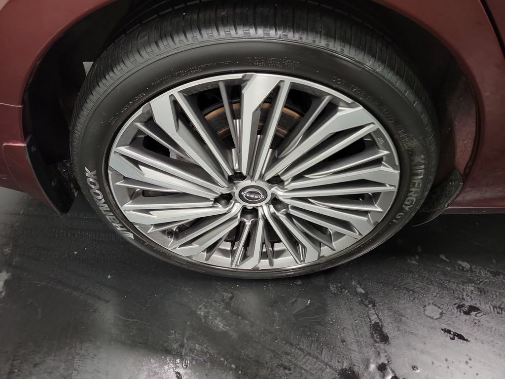 Used 2024 Nissan Altima 2.5 SL FWD image 11