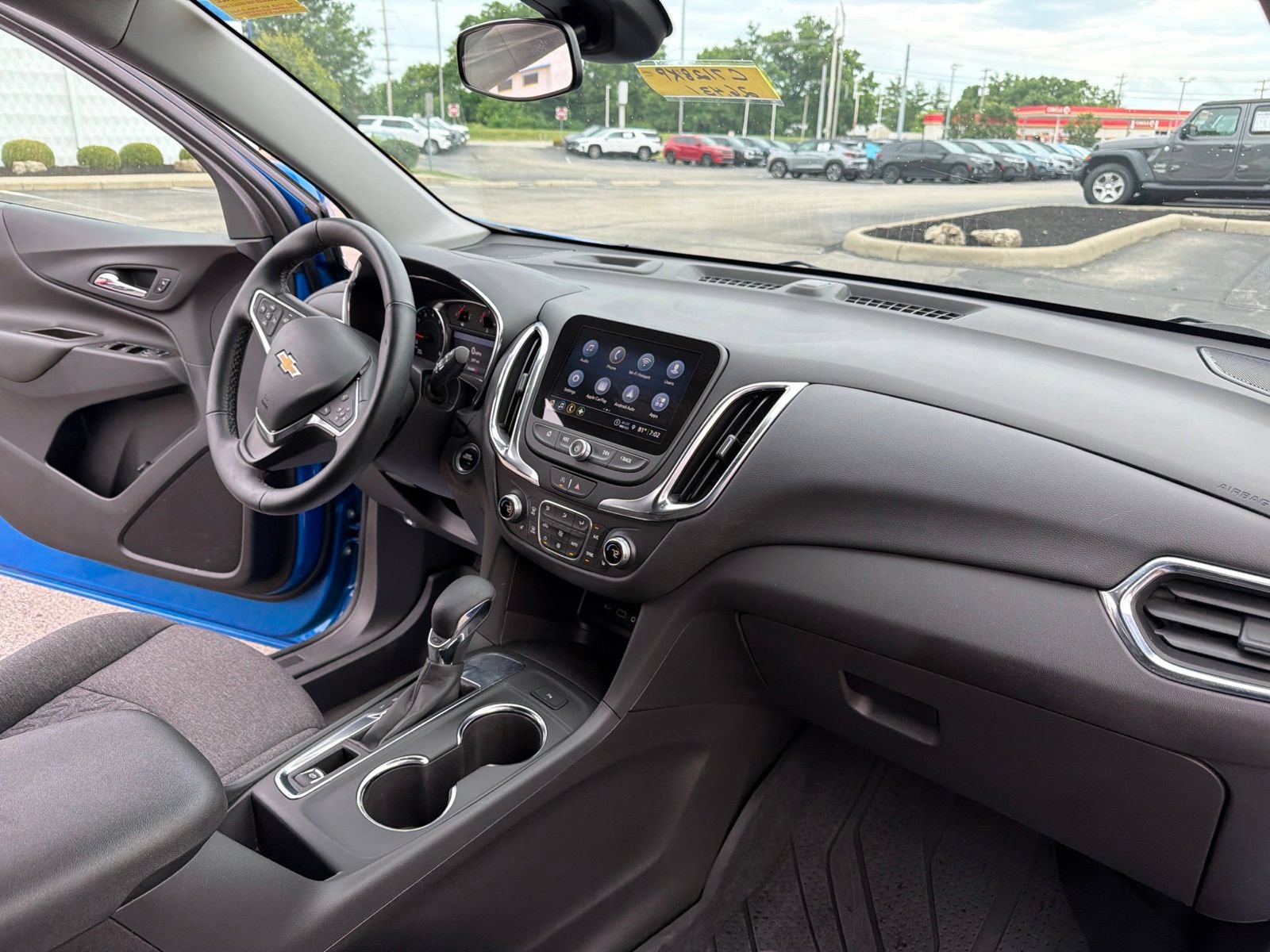 Used 2024 Chevrolet Equinox LT FWD image 29