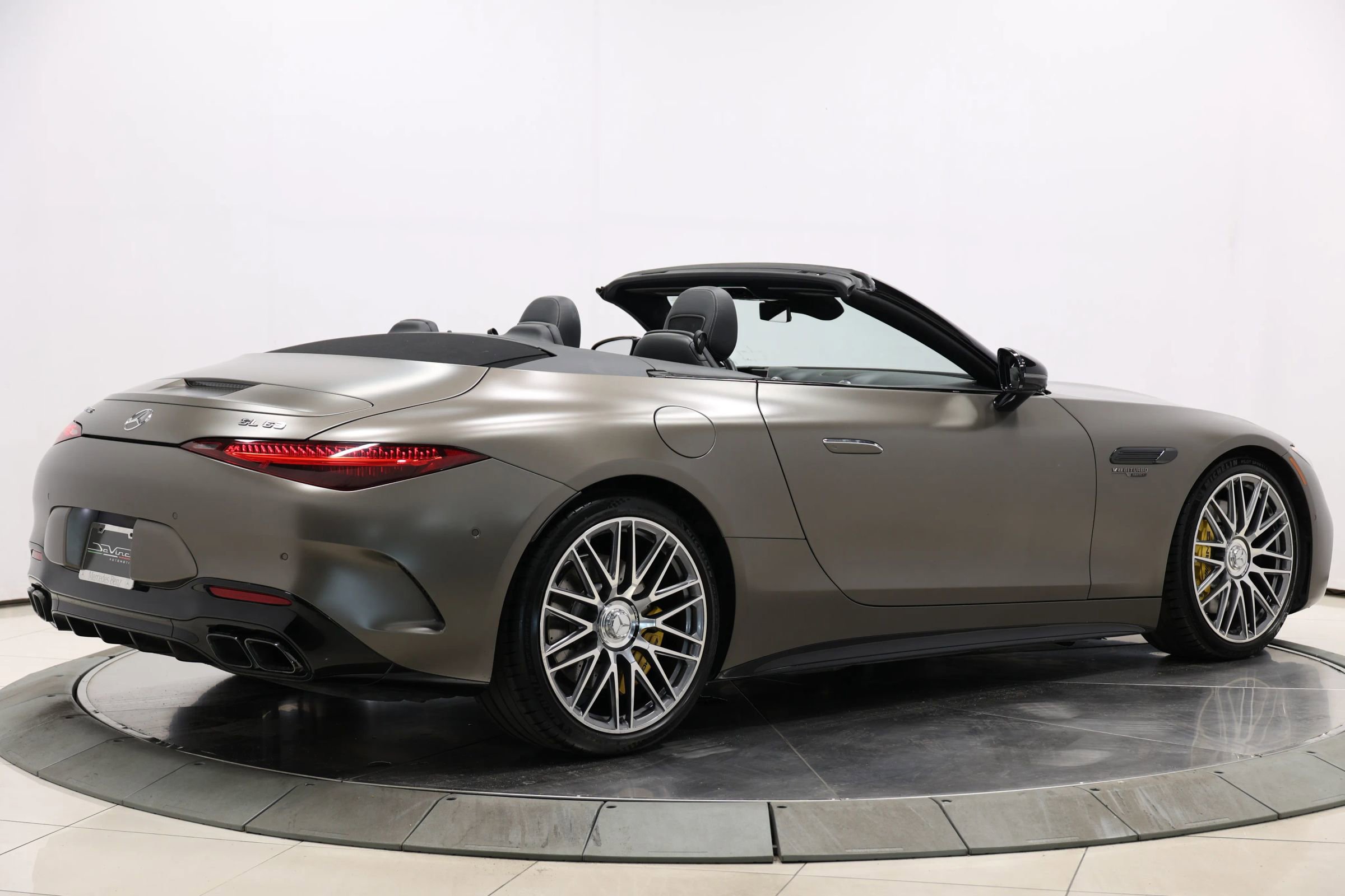 Used 2022 Mercedes-Benz SL 63 AMG 4MATIC image 4