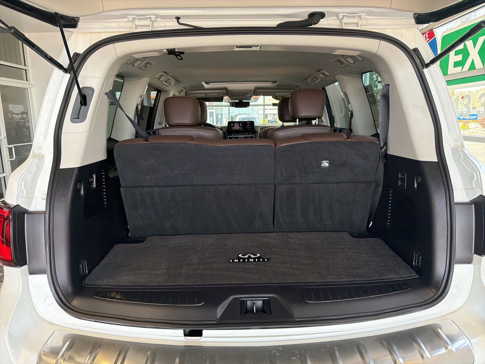 Used 2023 INFINITI QX80 Premium Select w/ Cargo Package AWD/4WD image 12