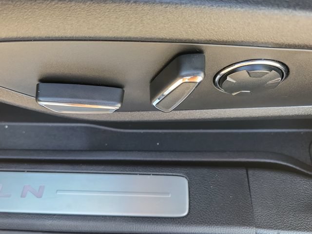 Certified 2019 Lincoln MKC Reserve w/ MKC Climate Package FWD image 24