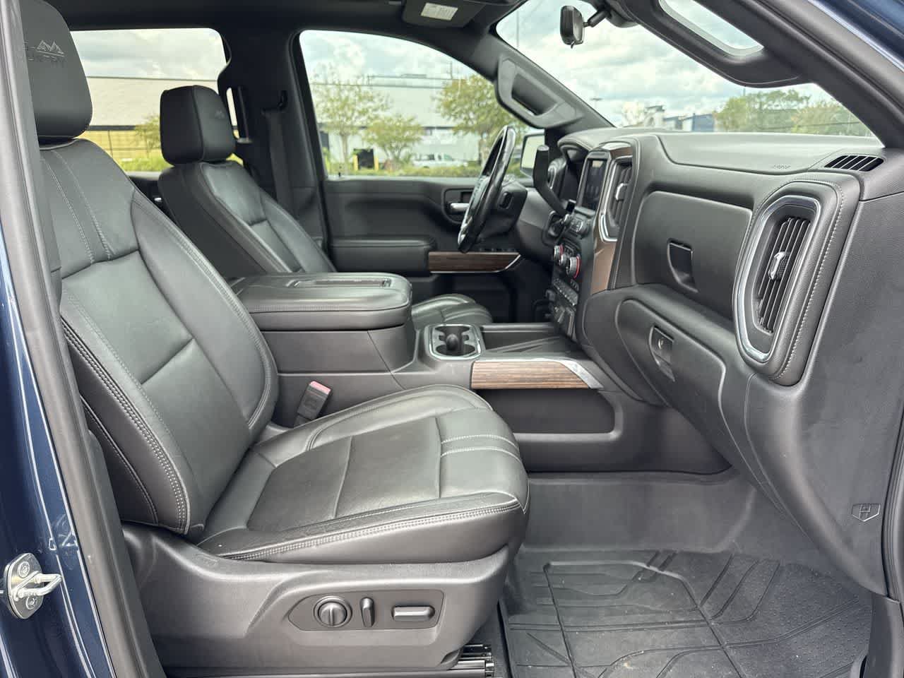 Used 2019 Chevrolet Silverado 1500 High Country w/ Technology Package RWD image 22