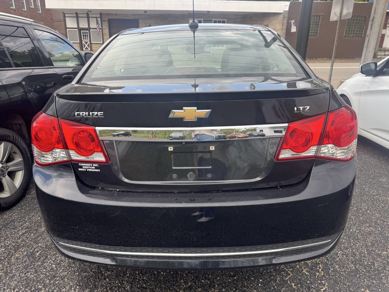 Used 2016 Chevrolet Cruze LTZ w/ Sun, Sound and Sport Package FWD image 8
