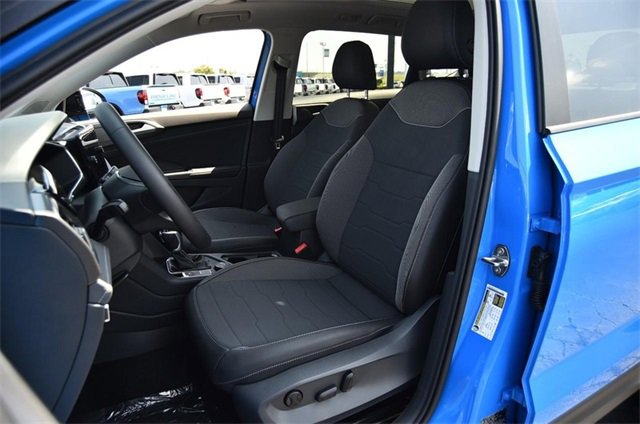 New 2025 Volkswagen Taos SE image 19
