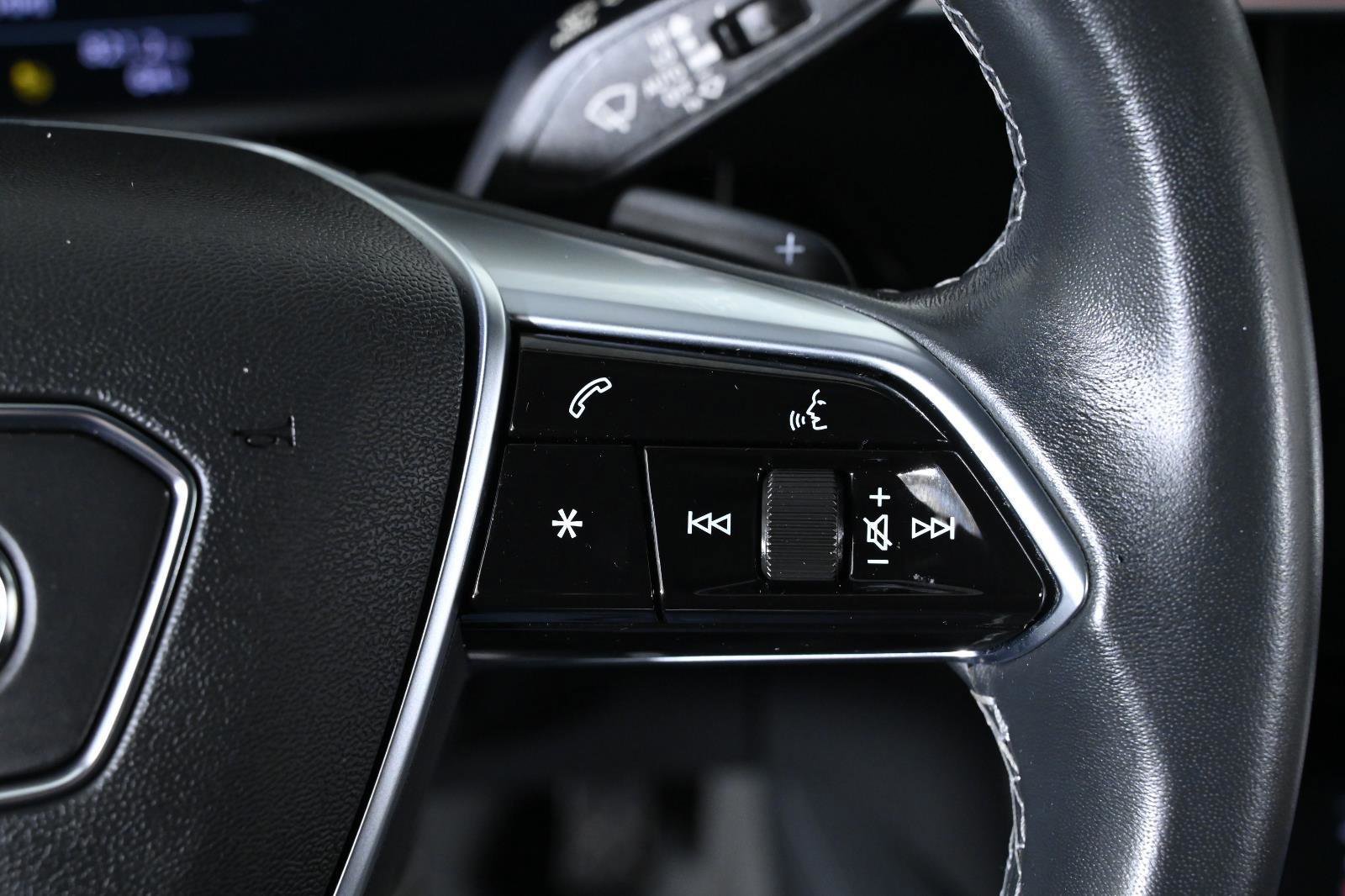 Used 2022 Audi e-tron Chronos image 13