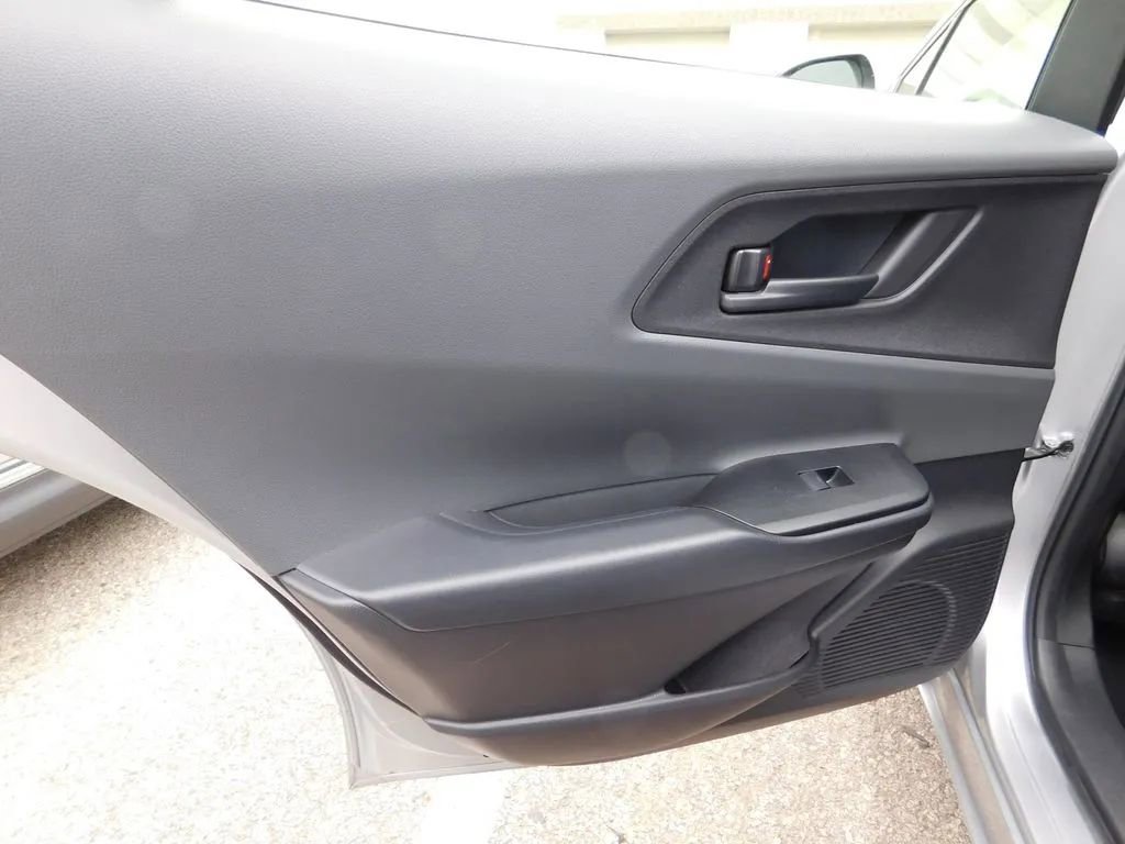 Used 2023 Toyota Prius LE image 6