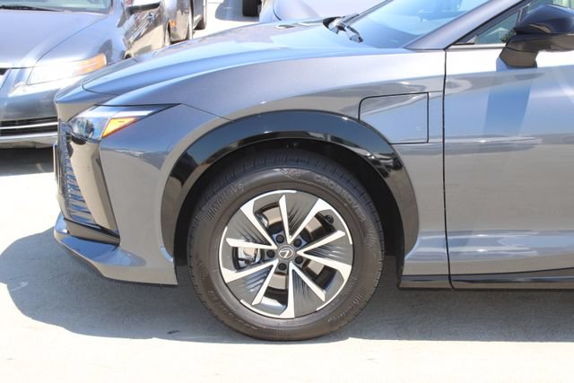 Certified 2025 Lexus RZ 300e w/ Accessory Package (Z1) FWD image 4